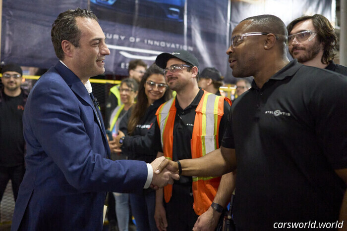 Los directores ejecutivos de las "Tres de Detroit" comparecerán ante el Congreso por primera vez en décadas por el vertiginoso aumento de los precios de los automóviles | Carscoops